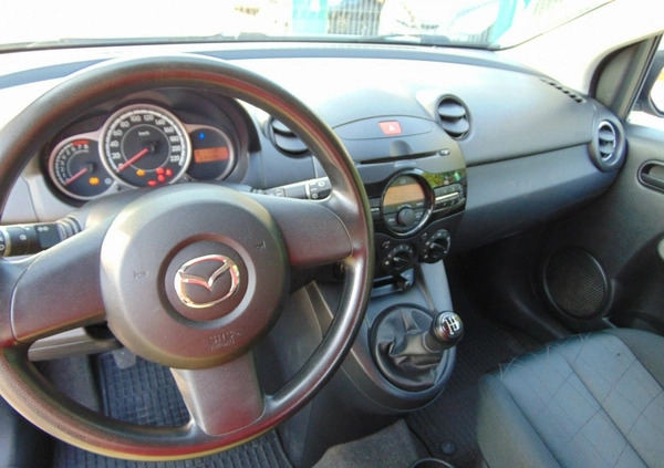 Mazda 2 cena 19900 przebieg: 69000, rok produkcji 2011 z Lubsko małe 137